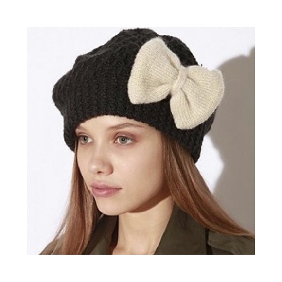 Urban Outfitters Accessories - Urban Outfitters Pins & Needles Bow Beanie